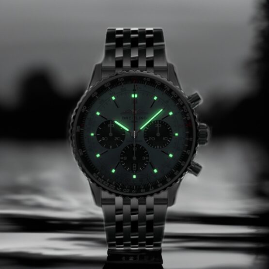 Breitling-Navitimer-1-B01-Chronograph-100