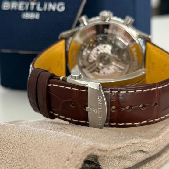 Breitling-Navitimer-1-B01-Chronograph-18