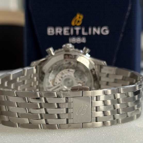 Breitling-Navitimer-1-B01-Chronograph-2