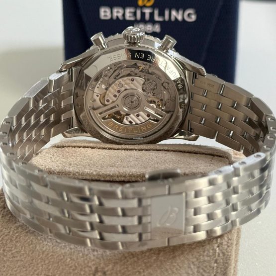 Breitling-Navitimer-1-B01-Chronograph-3