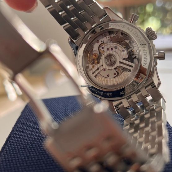 Breitling-Navitimer-1-B01-Chronograph-56