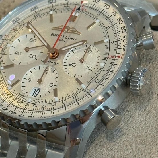 Breitling-Navitimer-1-B01-Chronograph-7