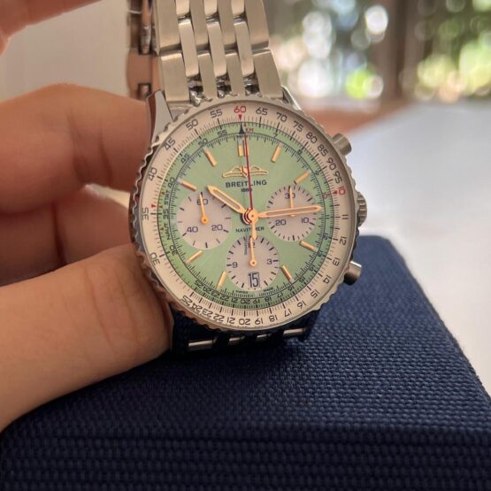 Breitling-Navitimer-1-B01-Chronograph-80