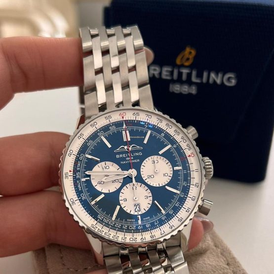 Breitling-Navitimer-1-B01-Chronograph-93