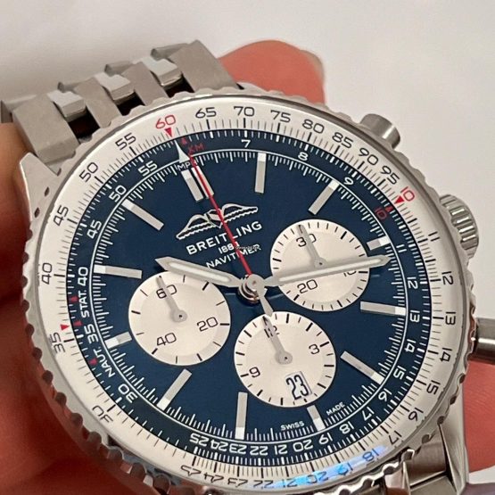Breitling-Navitimer-1-B01-Chronograph-95