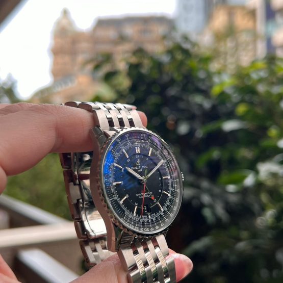 Breitling-Navitimer-GMT-11