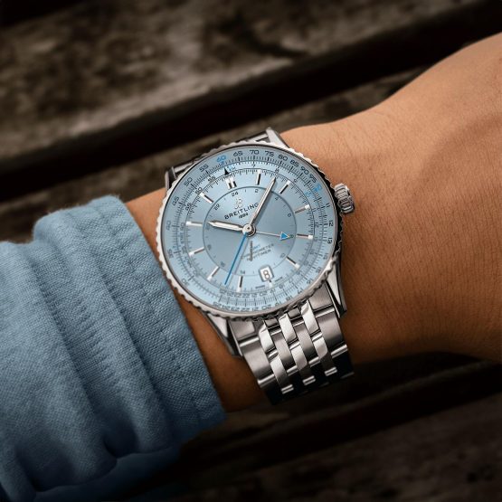 Breitling-Navitimer-GMT-23