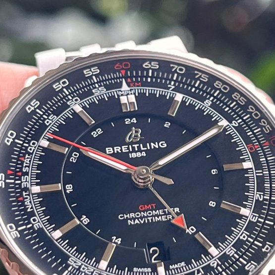 Breitling-Navitimer-GMT-3