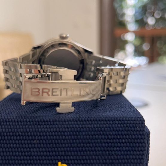 Breitling-Navitimer-GMT-5