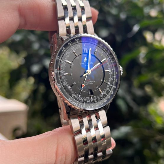 Breitling-Navitimer-GMT-7