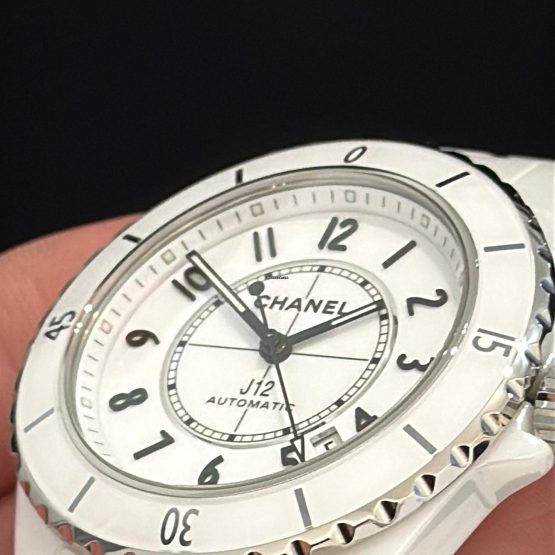 Chanel-J12-18