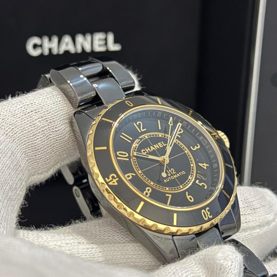 Chanel-J12-5