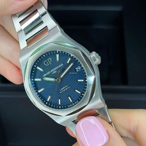 Girard-Perregaux-Laureato-18