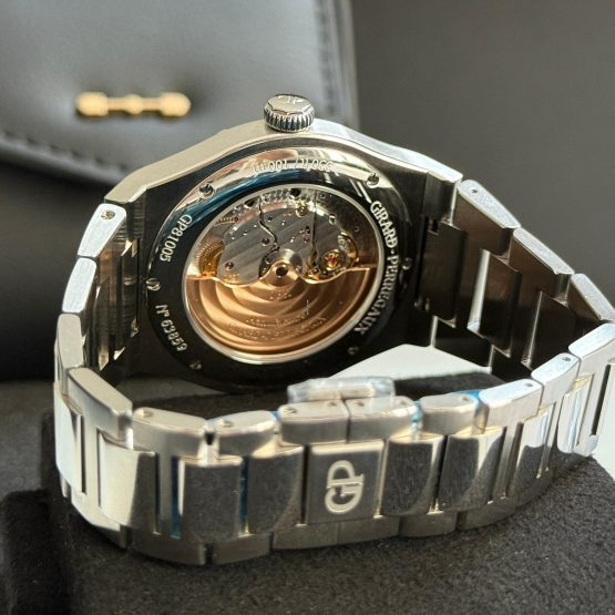 Girard-Perregaux-Laureato-23