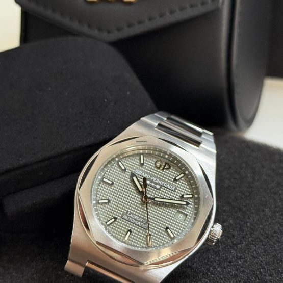 Girard-Perregaux-Laureato-25