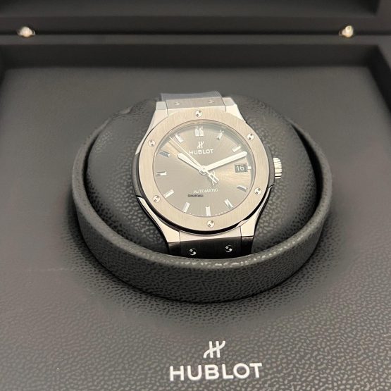 Hublot-Classic-Fusion-Racing-Grey-3