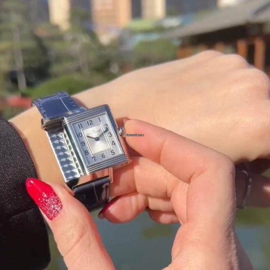 Jaeger-LeCoultre-Reverso-Classic-Medium-Duetto-4