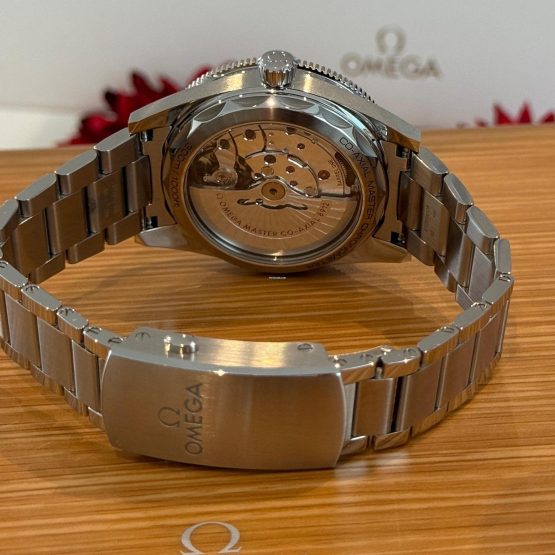 Omega-Seamaster-300-4