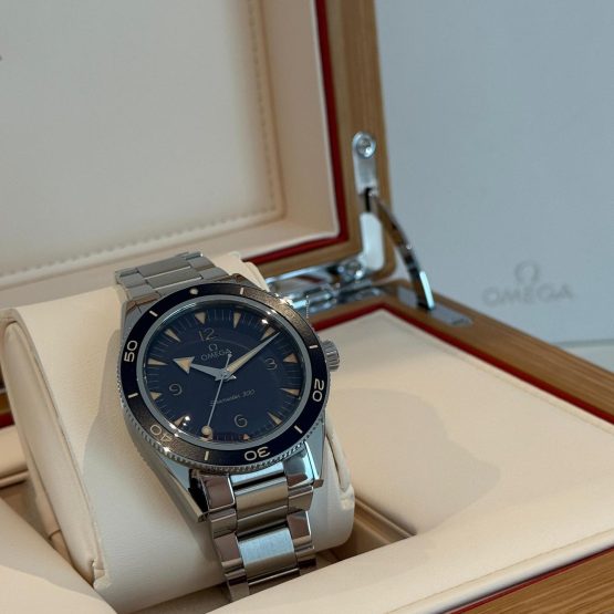 Omega-Seamaster-300-5