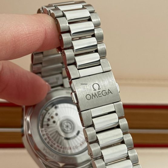 Omega-Seamaster-Aqua-Terra-20