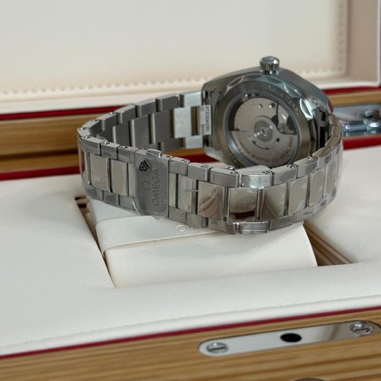 Omega-Seamaster-Aqua-Terra-23