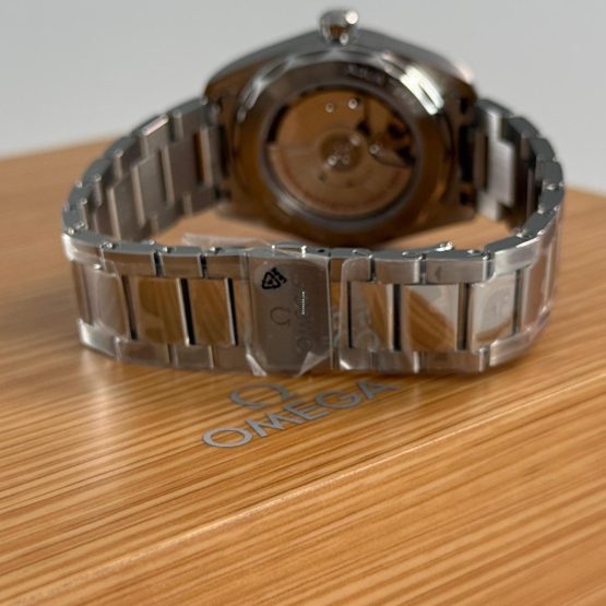 Omega-Seamaster-Aqua-Terra-28