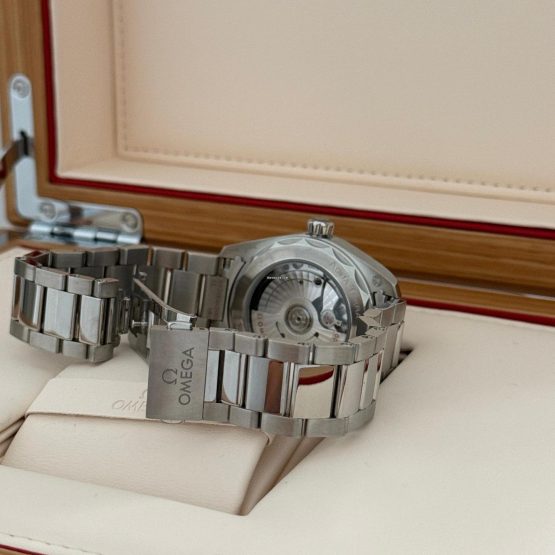 Omega-Seamaster-Aqua-Terra-32