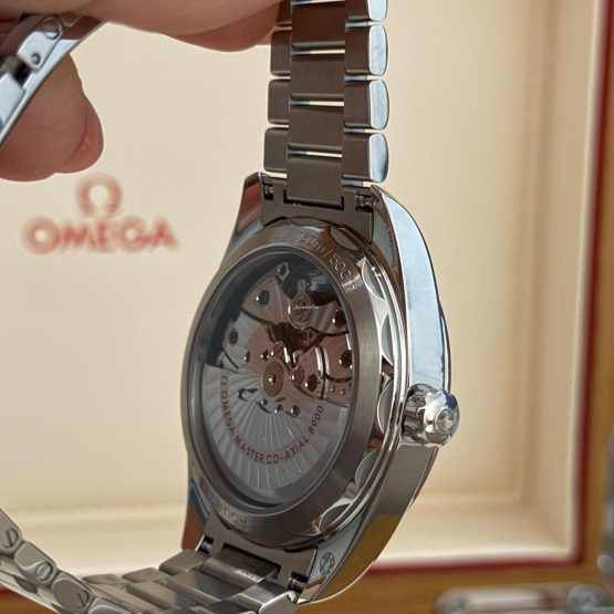 Omega-Seamaster-Aqua-Terra-40