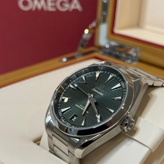 Omega-Seamaster-Aqua-Terra-5