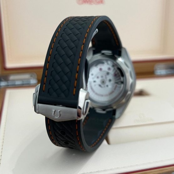 Omega-Seamaster-Aqua-Terra-77