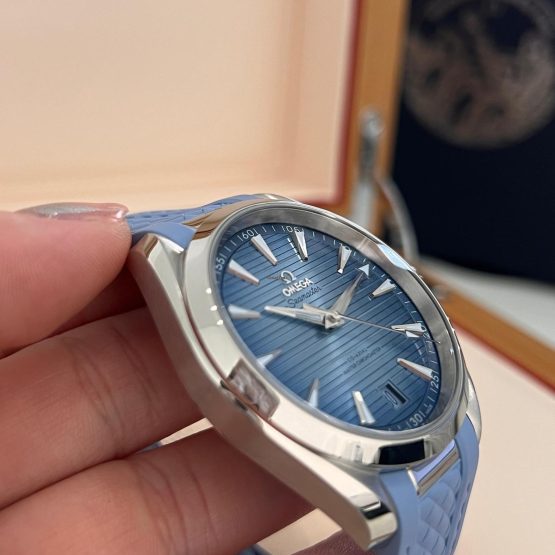 Omega-Seamaster-Aqua-Terra-83