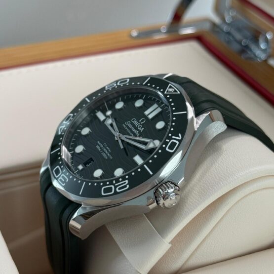 Omega-Seamaster-Diver-300-M-11