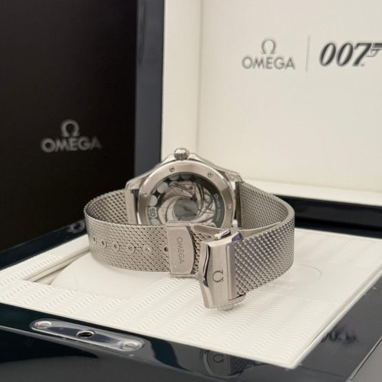 Omega-Seamaster-Diver-300-M-18