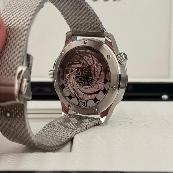 Omega-Seamaster-Diver-300-M-21