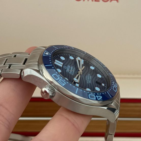 Omega-Seamaster-Diver-300-M-37
