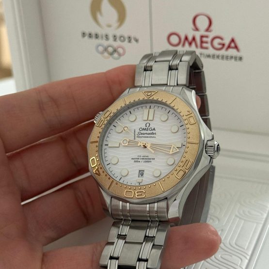 Omega-Seamaster-Diver-300-M-40
