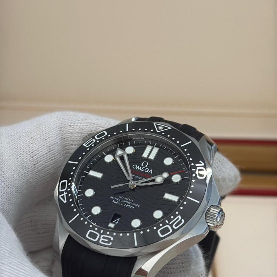 Omega-Seamaster-Diver-300-M-44