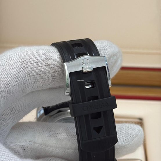 Omega-Seamaster-Diver-300-M-49