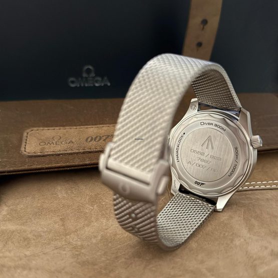 Omega-Seamaster-Diver-300-M-70