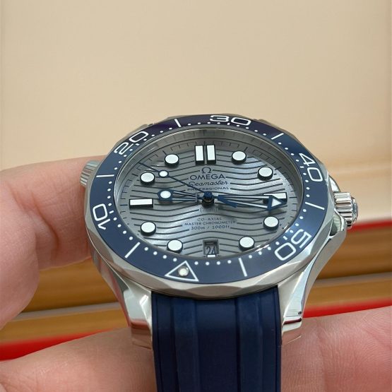 Omega-Seamaster-Diver-300-M-81