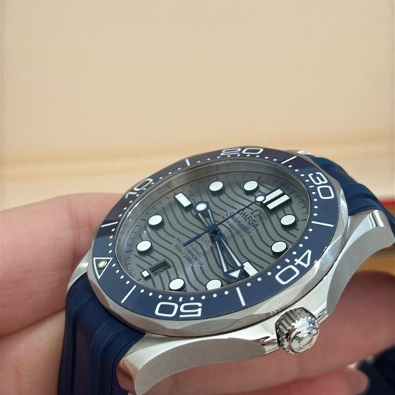 Omega-Seamaster-Diver-300-M-89