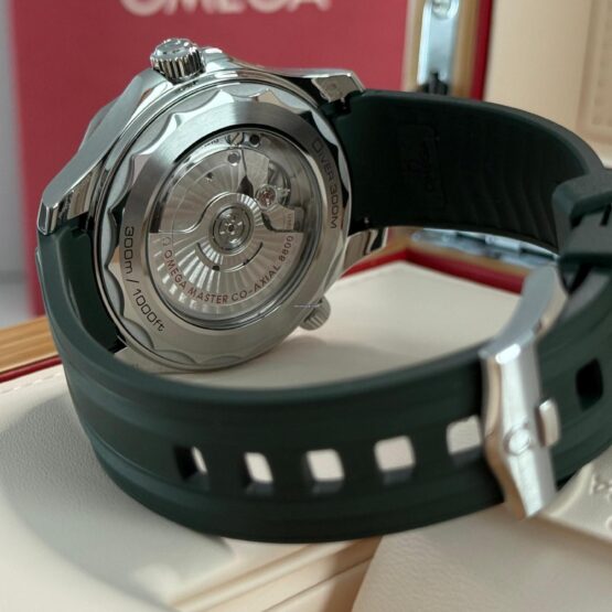 Omega-Seamaster-Diver-300-M-9