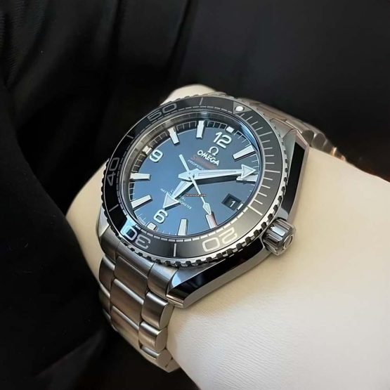 Omega-Seamaster-Planet-Ocean-12