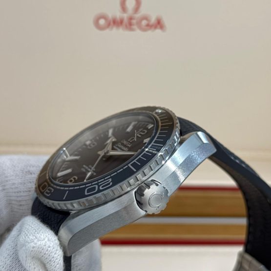 Omega-Seamaster-Planet-Ocean-7