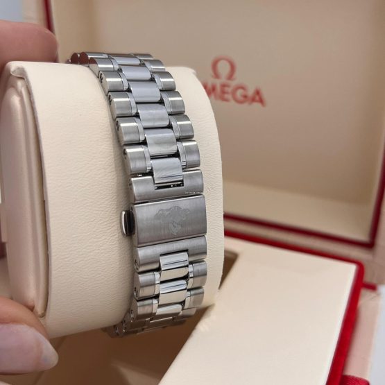 Omega-Speedmaster-37