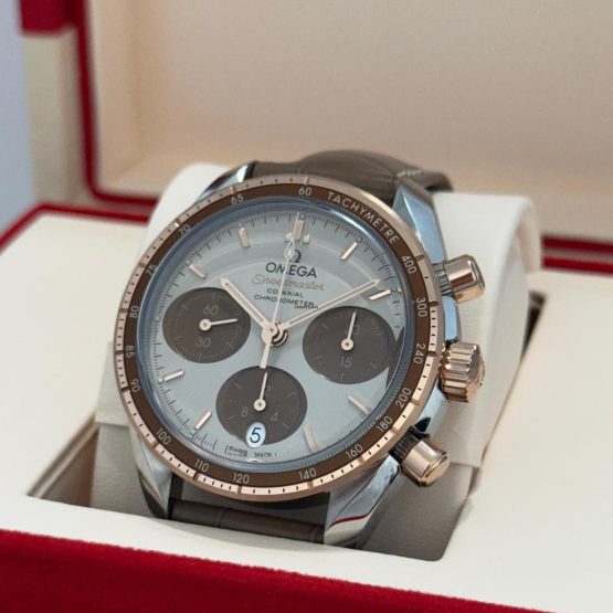 Omega-Speedmaster-4