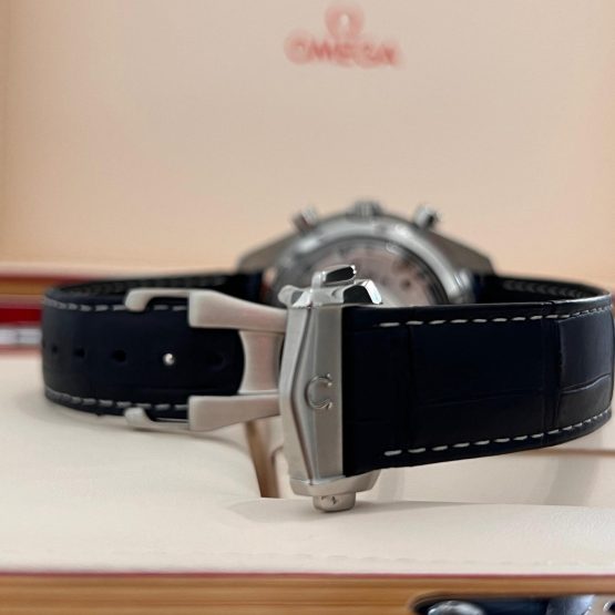 Omega-Speedmaster-Moonphase-12