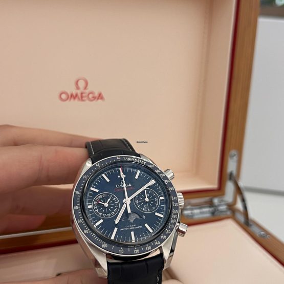 Omega-Speedmaster-Moonphase-14