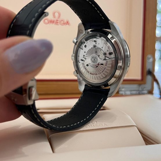 Omega-Speedmaster-Moonphase-16