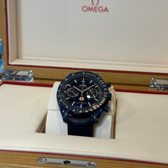 Omega-Speedmaster-Moonphase-2